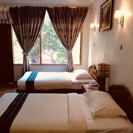 Manisanda Hotel Баган Екстер'єр фото