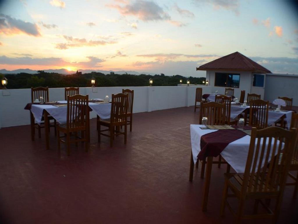 Manisanda Hotel Баган Екстер'єр фото