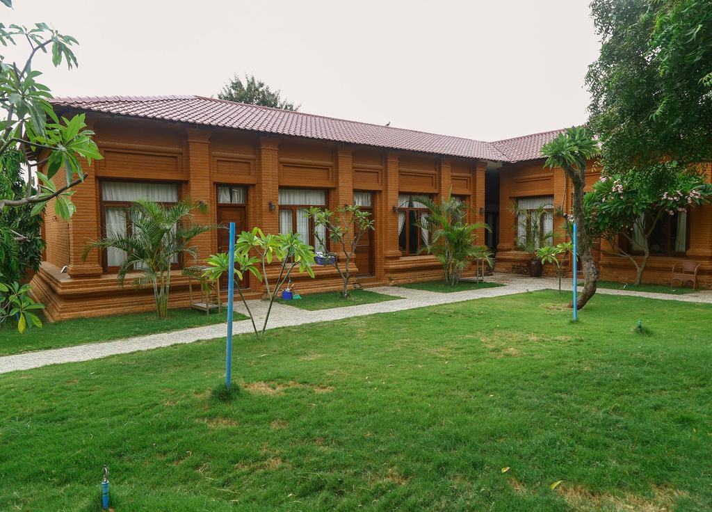 Manisanda Hotel Баган Екстер'єр фото