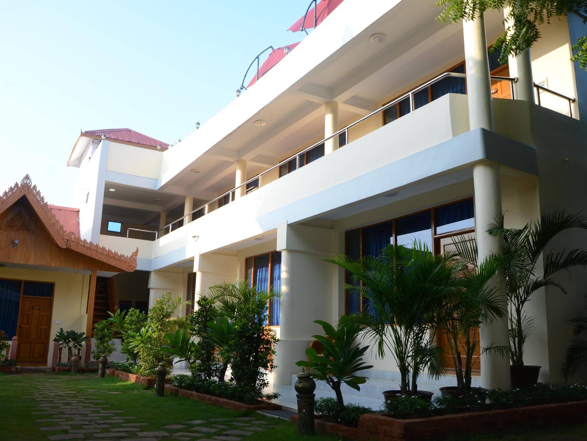 Manisanda Hotel Баган Екстер'єр фото