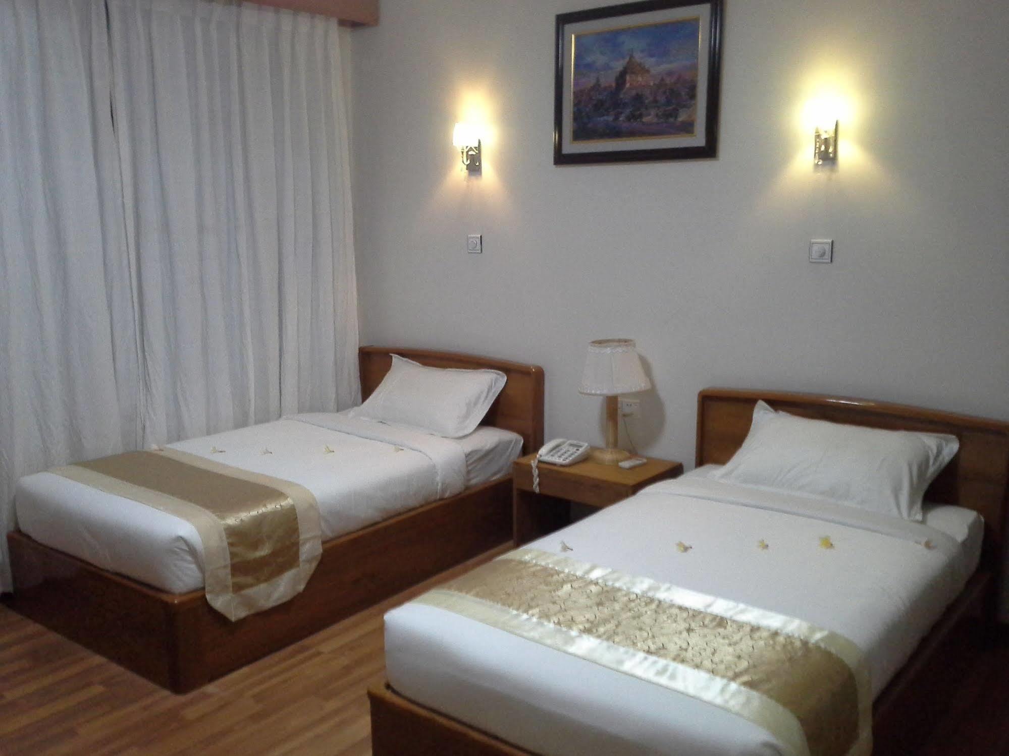 Manisanda Hotel Баган Екстер'єр фото